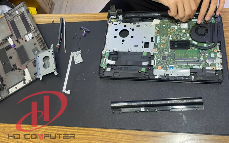 Laptop gaming không lên nguồn