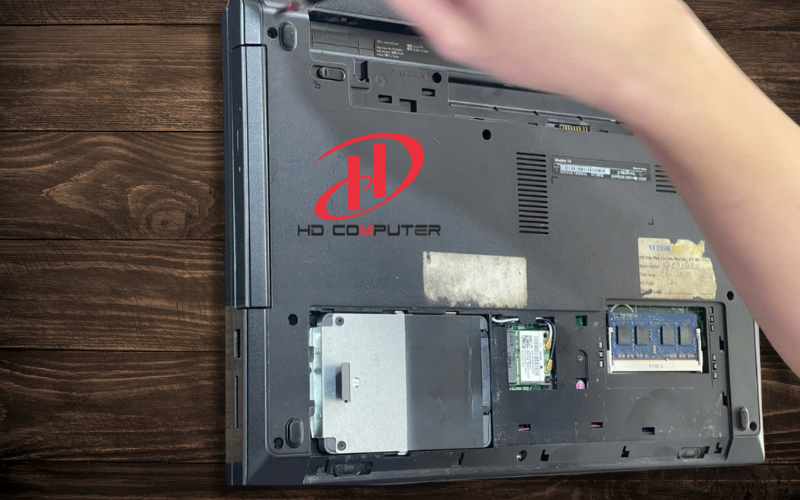 Vệ sinh laptop