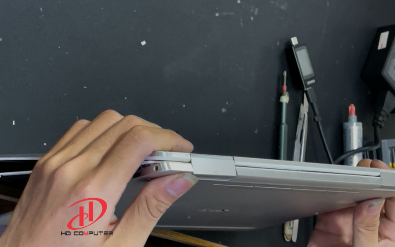 MÀN HÌNH LAPTOP BỊ GIẬT LIÊN TỤC - NGUYÊN NHÂN VÀ CÁCH KHẮC PHỤC TRIỆT ĐỂ