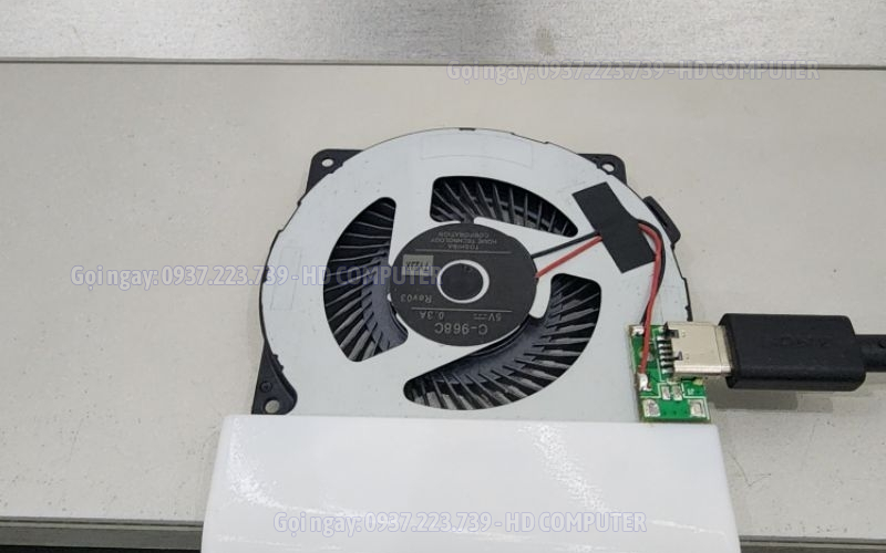 Surface bị kêu khi chạy fan