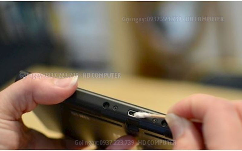 SURFACE BỊ LỎNG CHÂN SẠC