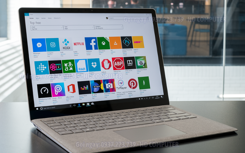 SURFACE BỊ NHẤP NHÁY LOGO KHI KHỞI ĐỘNG