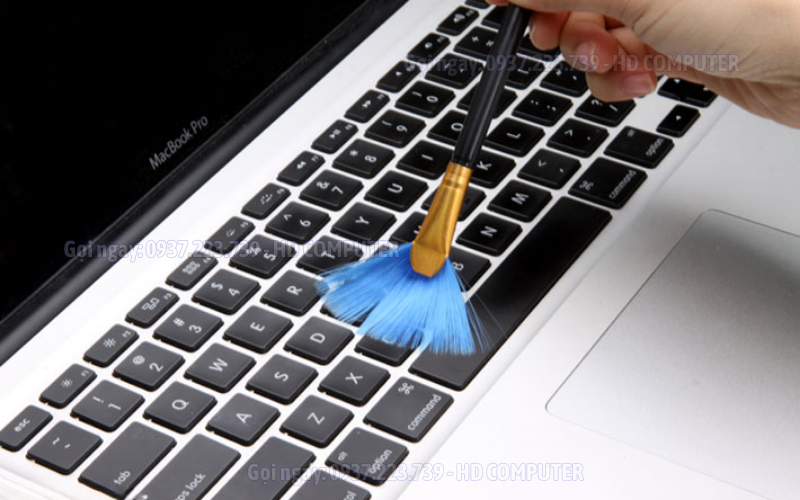 VỆ SINH LAPTOP CUỐI NĂM