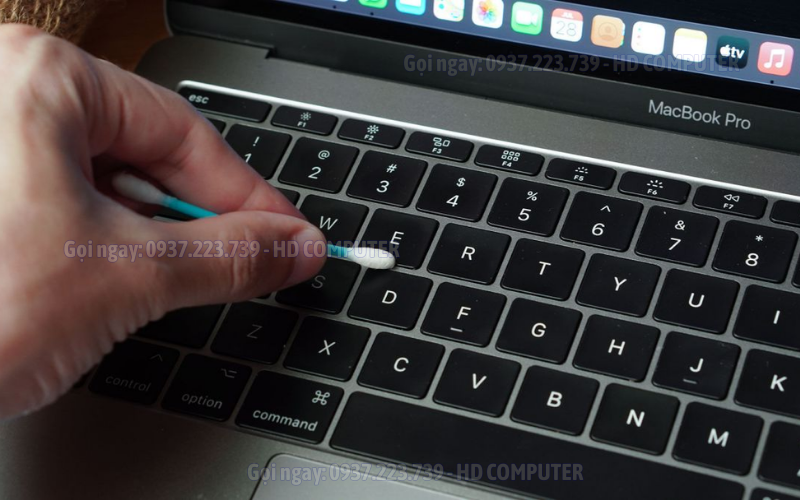 VỆ SINH LAPTOP CUỐI NĂM