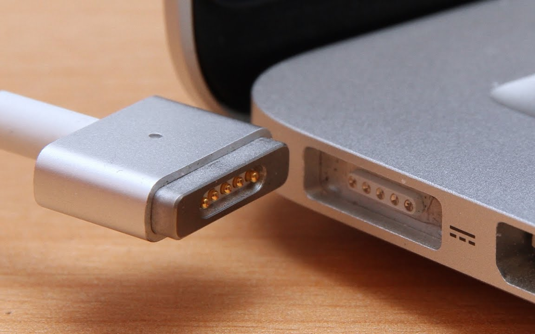 MacBook không sạc được – Khắc phục thế nào hiệu quả nhất?