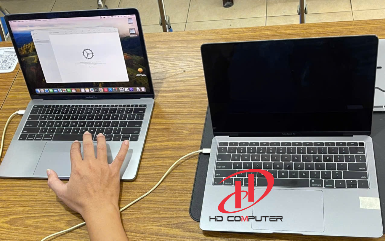 Màn hình MacBook bị chớp tắt – Xử lý tại nhà hay đến trung tâm?